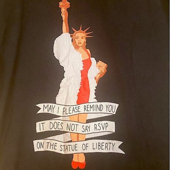 Clueless, Cher T-Shirt from Threadless "It Does Not Say RSVP on The Statue of.." - Picture 1 of 4